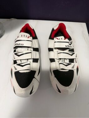 Men's Venzo MX White and Black Cycling Shoes with Red Lining
